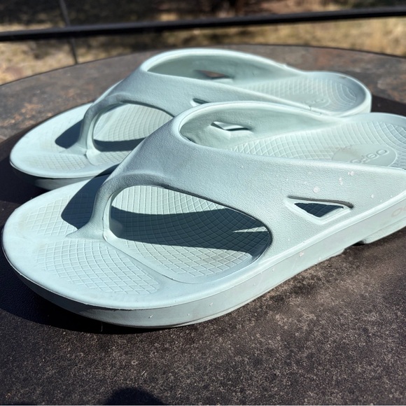 OOFOS Unisex Flip Flop Recovery Sandals - Picture 3 of 3